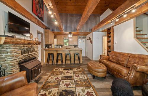 Linville Gorge Cottage with Hot Tub - Photo 11