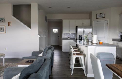 Holistic Campus Rental, LLC - Private Bedrooms in Shared Home with Shared Kitchen - Foto 14