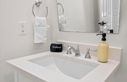 Top Floor - Mass Ave in Heart of Indy with Balcony - Foto 26