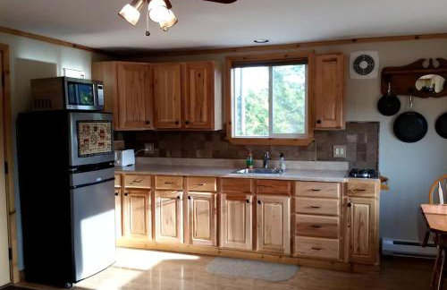 Rustic Mountain Retreat Perfect for Large Groups in Kingston, Idaho - Foto 11