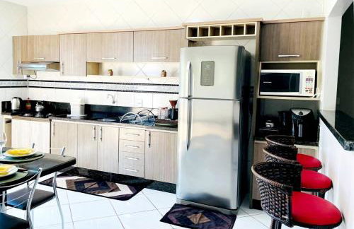 Casa com grade na piscina,ideal para familia com crianças - Foto 23