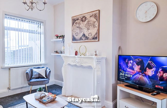 White Cozy House With Pool Table Game Room - Photo 21