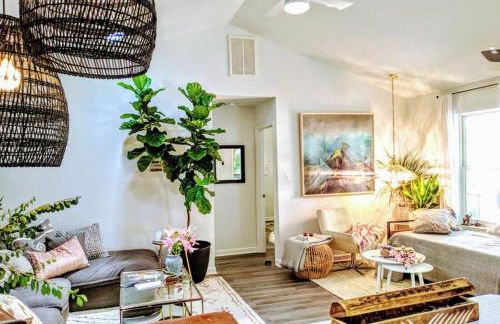 RARE Downtown Matthews walk 2 shops restauraunts hike CLT 2 Bedroom not 3br - Foto 1