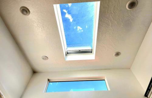 Designer Modern Tiny Home w All of The Amenities - Foto 21