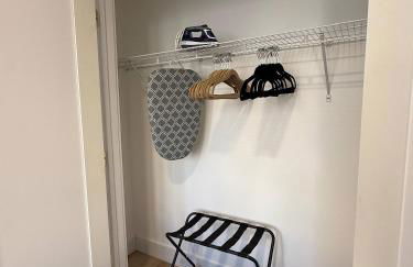 Modern 3BR Home | Chic & Cozy | 30 Min NYC Access - Foto 25