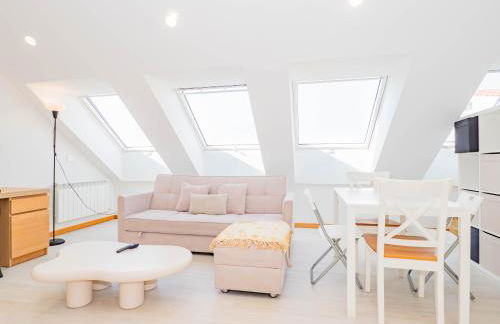 YBH Nordic Boutique - Foto 1