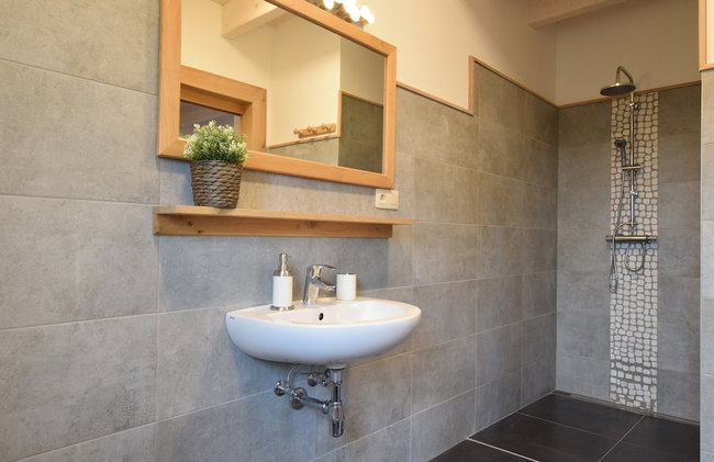 Grandeur Villa with Sauna & Hot Tub in Durbuy - Photo 28