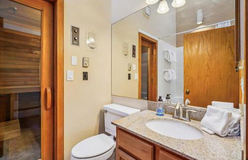 Highridge B14 Enjoy the view ski back trail shuttle service sports center - Photo 36