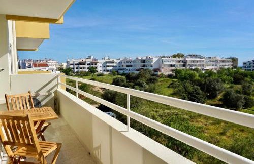 Sunny Apartment in Alvor - Balcony, Sunset, dishwasher, AC & Wi-Fi - Foto 8