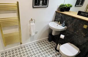 2 Bedroom City Centre garden flat with Secure Parking - Foto 15