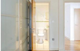 Amazing River view 2 bedroom apartment, sleeps 6, balcony and parking - Foto 77