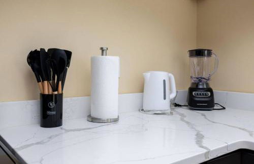 Bright & Cozy Stay in the Heart of Hartford - Foto 7