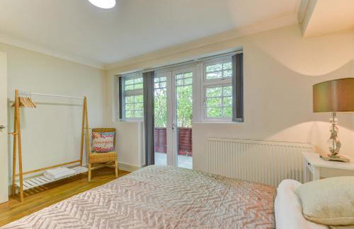 Redhill town centre apartment by Livingo - Foto 12