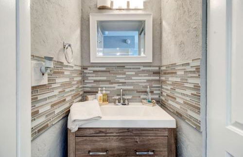 Paradise with Balcony Near the Action - Foto 8