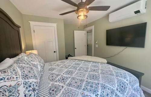 New 2023 Waterfront Home near Acadia with Hot Tub - Foto 28