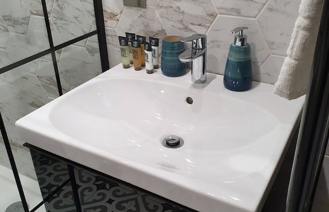 2Bed 2Bath Apartment in Liverpool Street, Steps to Brick Lane, Spitalfields & Shoreditch - Foto 51