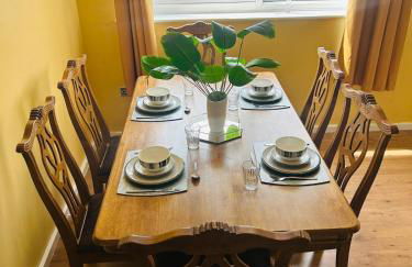 Spacious, 3 double bedroomed, free parking, 9 mins Elland Rd, nr Leeds City Centre - Foto 42