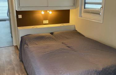 Schwimmende Ferienwohnung, Hausboot Urlaub als Festlieger am Steg - Foto 5