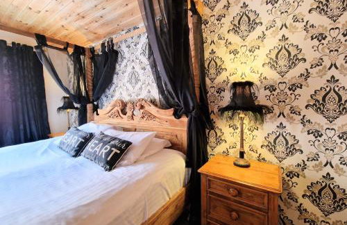 Lomond 2 with Private Hot Tub - Fife - Loch Leven - Lomond Hills - Photo 2