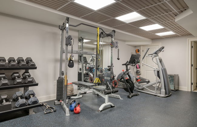 Sunny Pond by Avantstay Secluded Estate w a Private Pond Gym Movie Theater - Foto 44