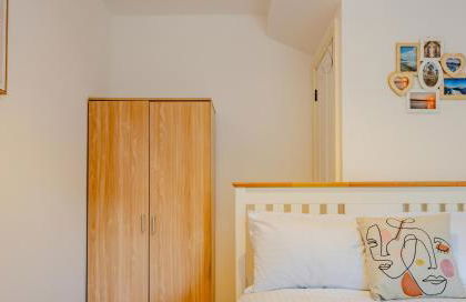 Exquisite Renovation in Central Location with Garden and Parking - Photo 40