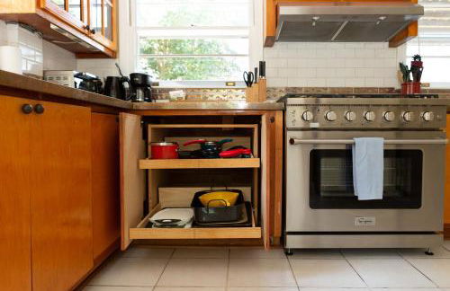 Spacious 2BR in Grand Old Home, Downtown Durham - Photo 49