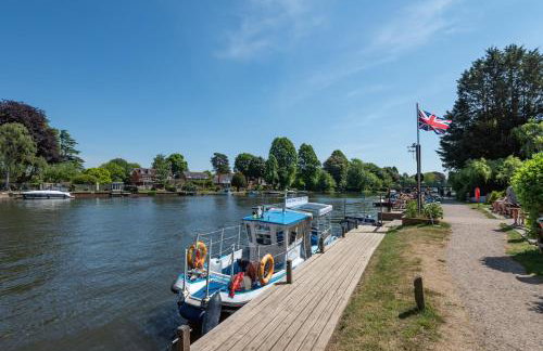 #30 Cozy & Stylish Studio Retreat - Near Odds Farm Park - Sleeps 2 - Perfect for business travelers and Couples - Free parking - Foto 27