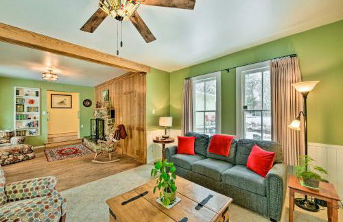 Charming Buena Vista Creekside Home Walk to Main! - Foto 13