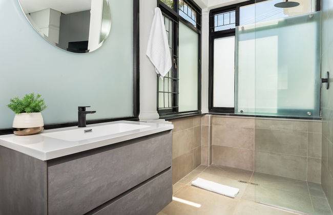 One Calais Luxury Apartments - Photo 71