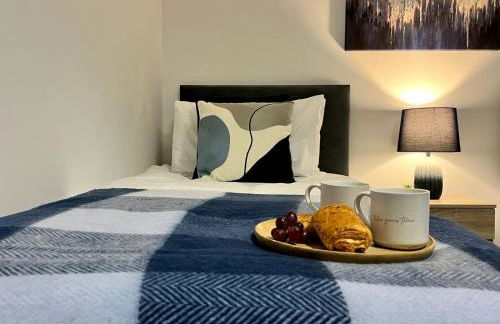 Borage House- Crawley,3BR House, Wifi, Parking, Close to Gatwick Airport, Contractor friendly, short and long term stays welcome - Foto 23