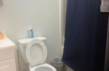 THE Clubhouse MASTERS GOLF THEMED 1 KING BED 1 BATH FURNISHED APARTMENT FULL SIZE KITCHEN FULL SIZE LEATHER PULL OUT SLEEPER SOFA IN LIVING ROOM & FULL SIZE LEATHER SOFA 1 GIG FIBER INTERNET DIRECTV PREMIUM PACKAGE ALL SPORTS & MOVIE CHANNELS & DVR - Foto 29