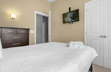 Book Your Summer Escape - TownHome by Disney! - Photo 20