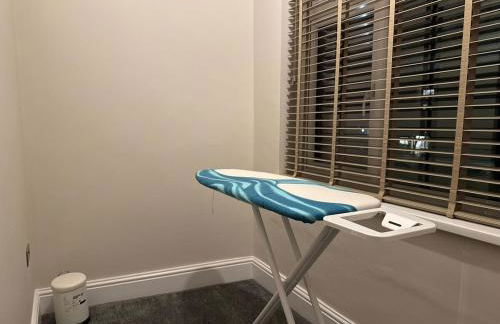 Large Luxury 4 bedroom home with parking - Foto 25