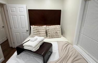 Spacious 5 bedroom single family home sleeps 12 with driveway near DC - Foto 4