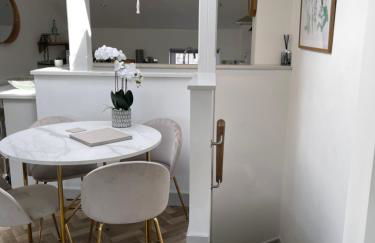 Lees Lookout Holt ,2 bedroom luxury apartment with private parking - Foto 35