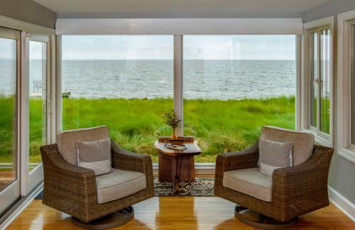 Bayfront Gem with Amazing Water Views and Pond! - Foto 3