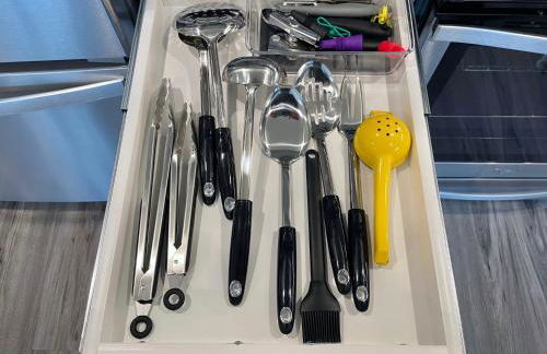 Bright Top Floor-Elevator-Walk Downtown-Laundry - Foto 70