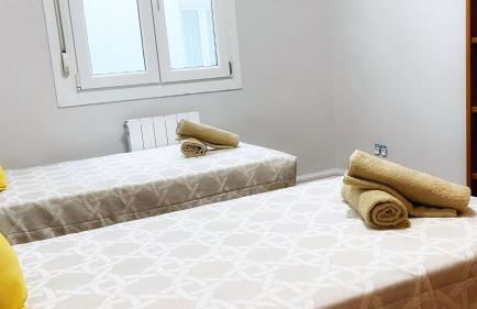 Céntrica y amplia Vivienda Turística con wifi - Foto 1