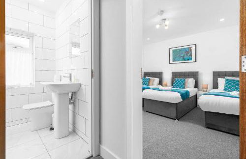 5 Bedroom House - 10 Guests - Multiple off Street Parking - Garden - Smart TV - WIFI - Contractors - Families - Groups - Top Rated - 98Q - Photo 41