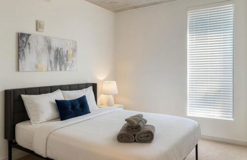 Upscale 2BR Apt Rooftop Deck and Fitness - Foto 17