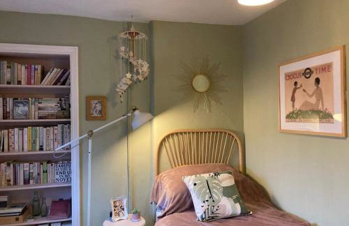 Charming Escape - Dog-Friendly Writer's Stone Cottage in the Stroud Valleys - Photo 20