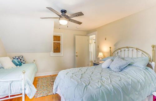 Charming Lake Mills Home Near Rock Lake and Beach - Foto 18