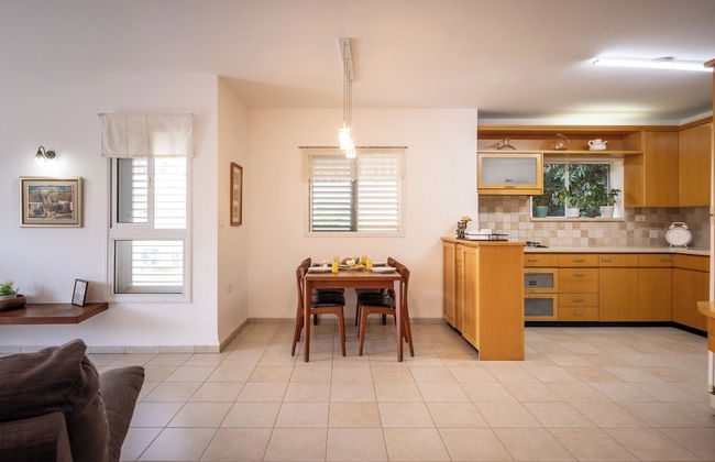 Homey Kiryat Haim Apt by Sea N Rent - Foto 6