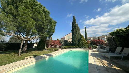 Villa Nicole avec piscine & jardin privés, parking dans le cœur du Luberon, proche Gordes, Roussillon, Goult, Bonnieux - Foto 3, Garden, sunbed, Garden view
