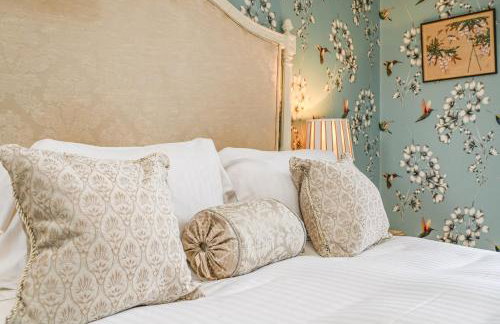 The Town House at Muntham- Luxury Holiday Home with Hot Tub - Photo 67