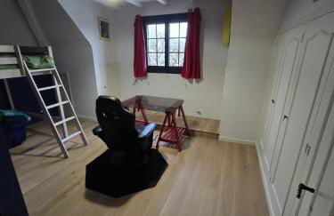 Une grande maison bleue - Photo 10