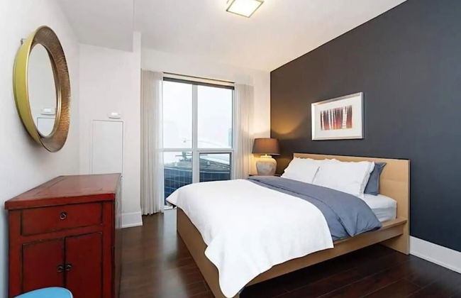 Lanterra Downtown Cn Tower - Photo 18