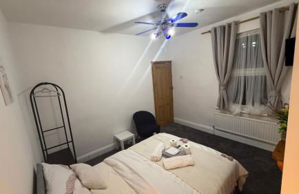 Pat Signature Stays - Photo 35