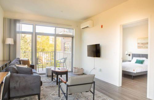 East Side Luxury 1BR Apt - Near Brady and Fiserv with Balcony - Foto 8