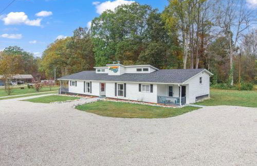 Beachy Getaway - Cozy and Secluded Lodge Home - Foto 30